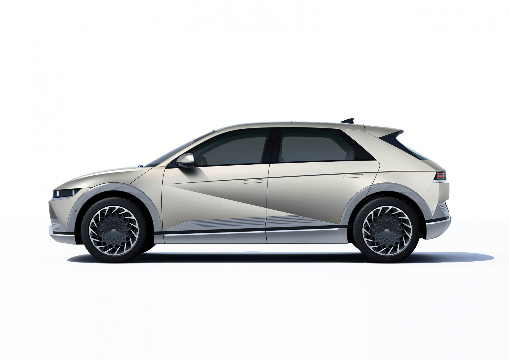 Hyundai IONIQ 5 переосмислює спосіб життя з електричною мобільністю | Фрунзе-Авто - фото 12